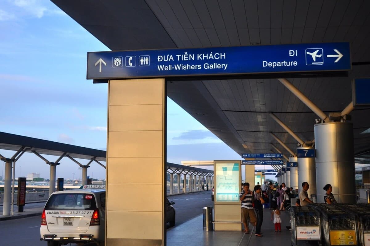 Dịch Vụ Thông Quan Nhanh VIP & Đón Tiễn Sân Bay Tân Sơn Nhất (SGN