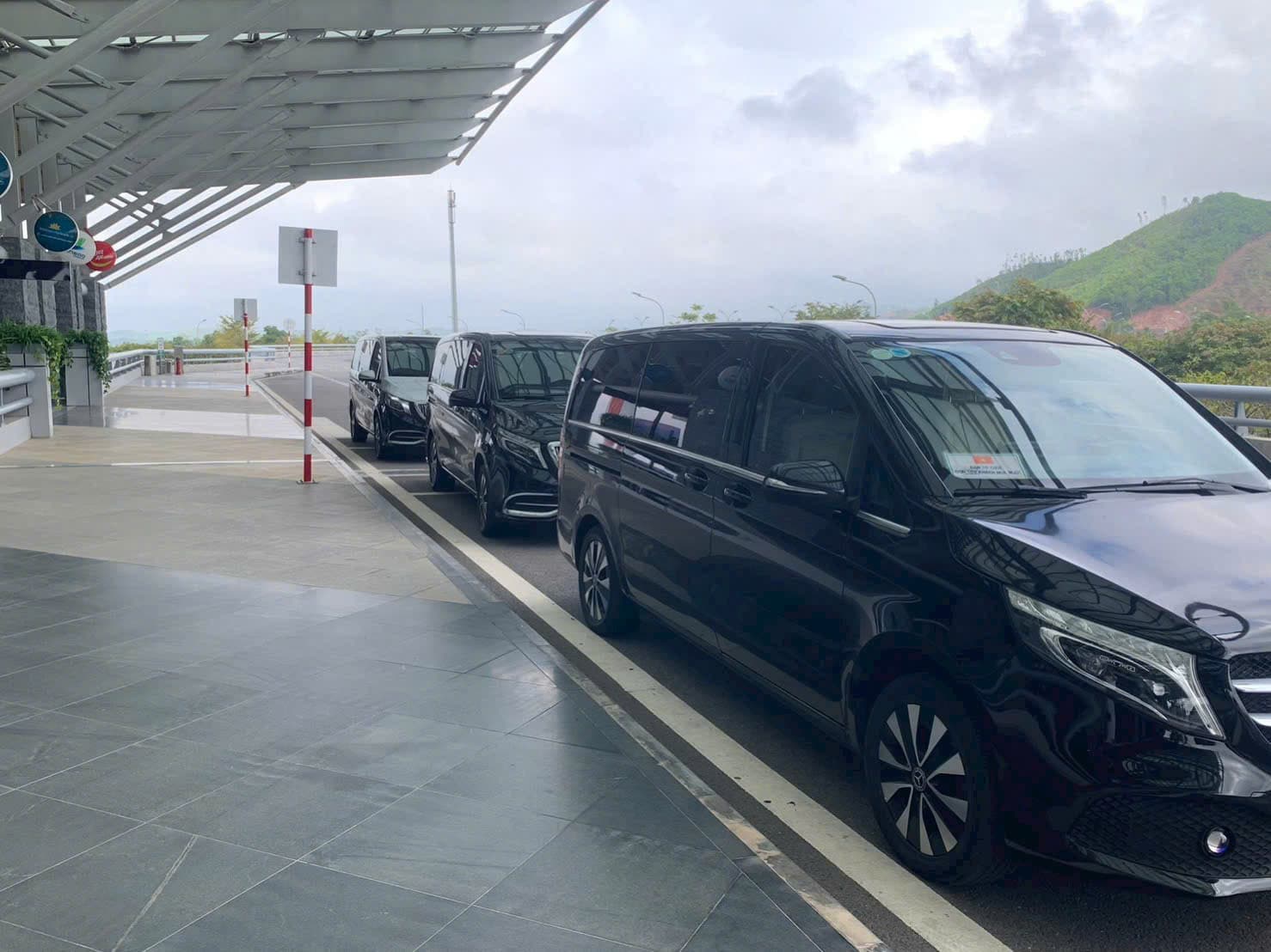 Private Car: Noi Bai Airport (HAN to/from Hanoi Center