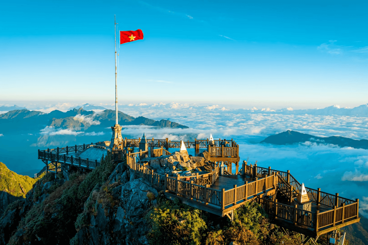 Trekking in Hoang Lien Son: Climbing Fansipan Mountain