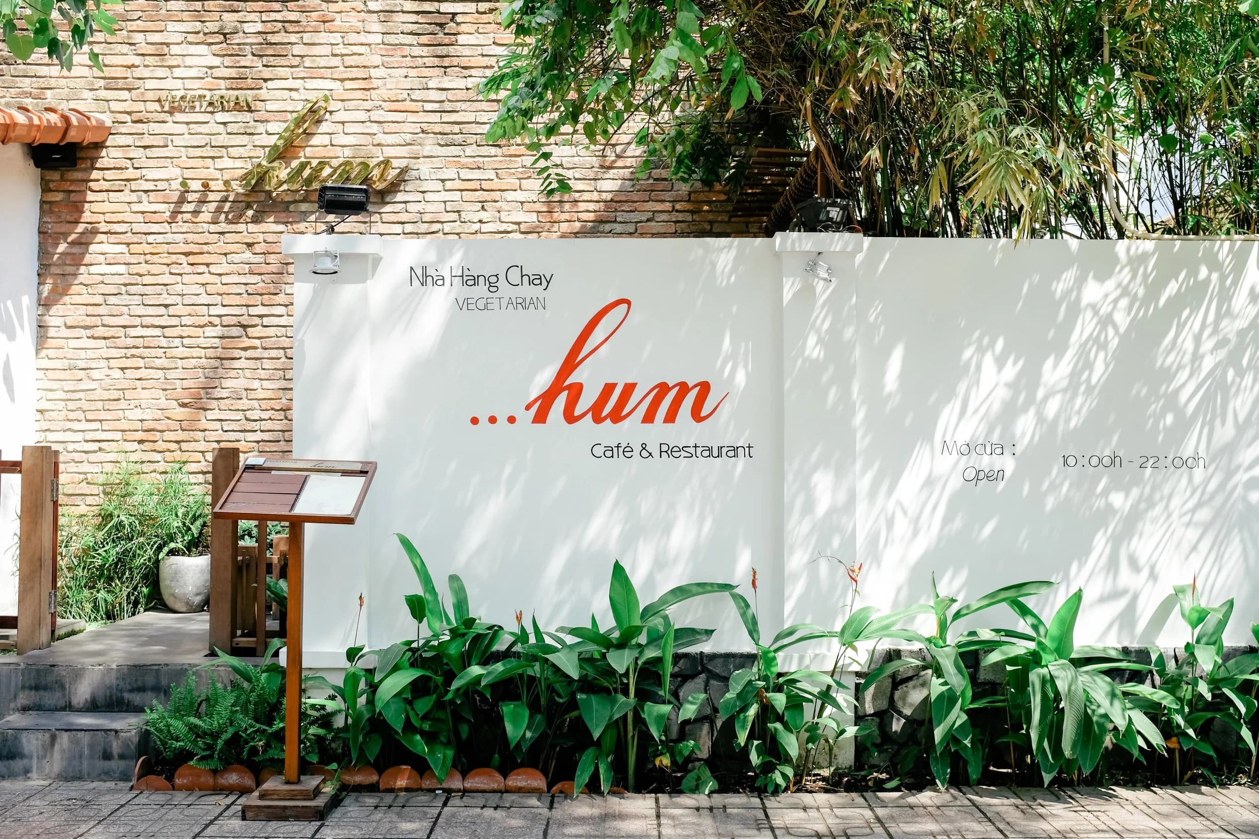 Hum Vegetarian Lounge (Vegetarian)