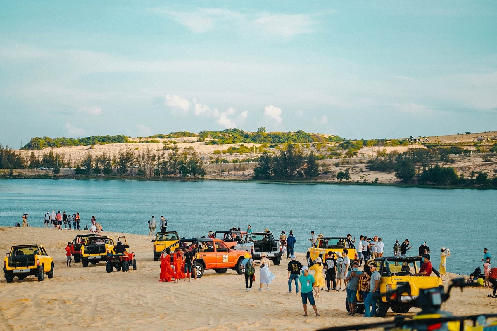 Mui Ne White Sand Dunes Jeep Safari