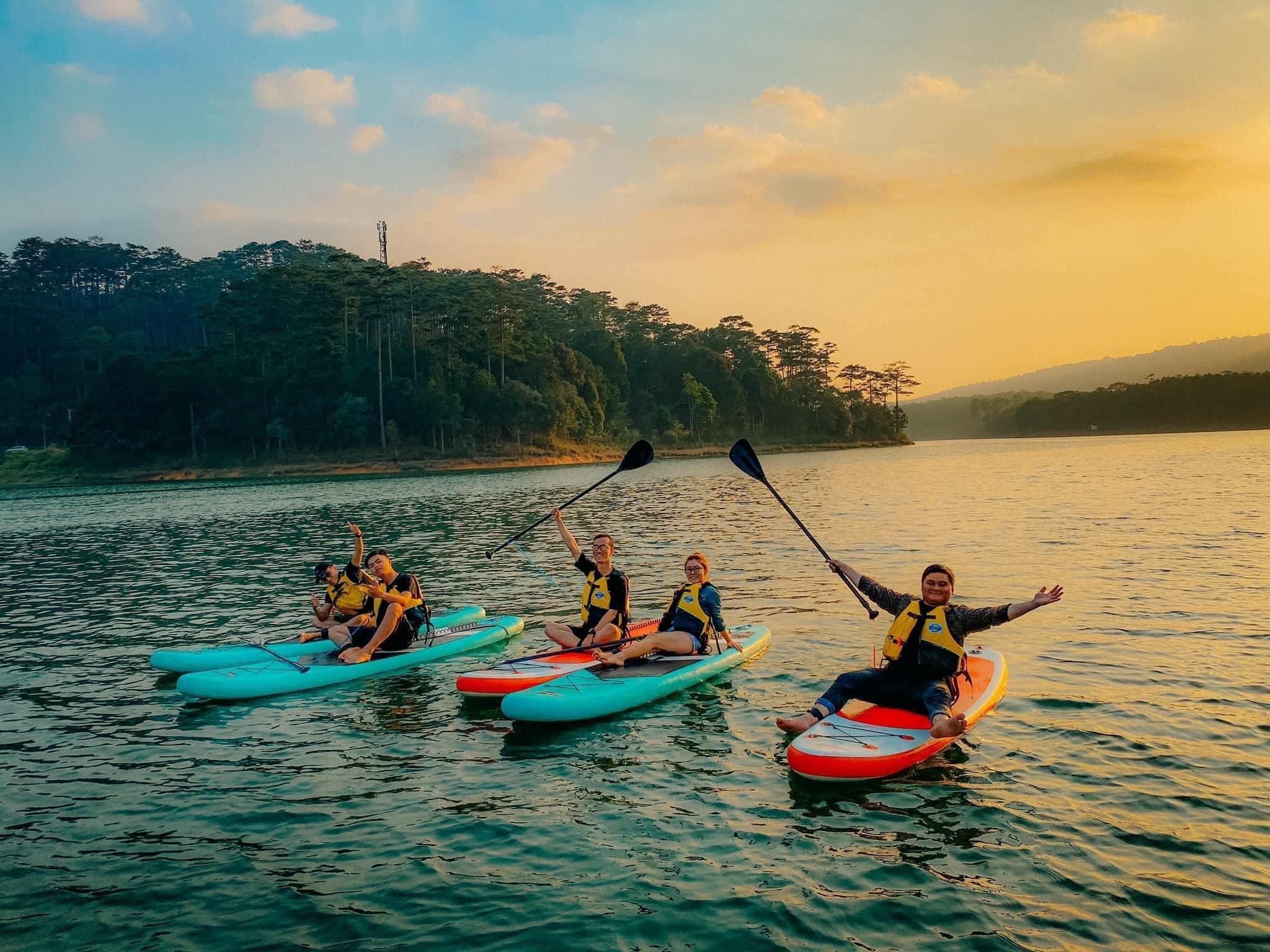 Tuyen Lam Lake Kayaking & Camping