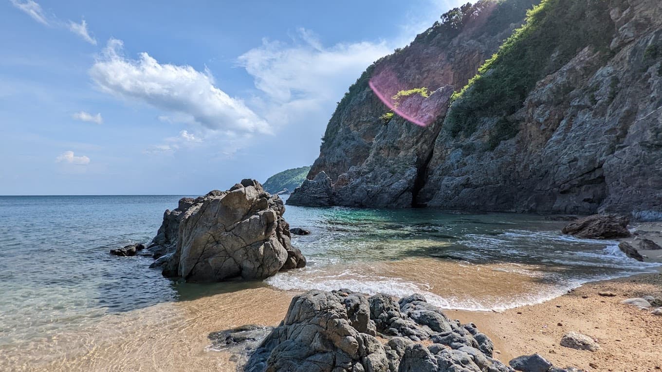 Ghenh Bang Hidden Coastal Gem on Son Tra Peninsula