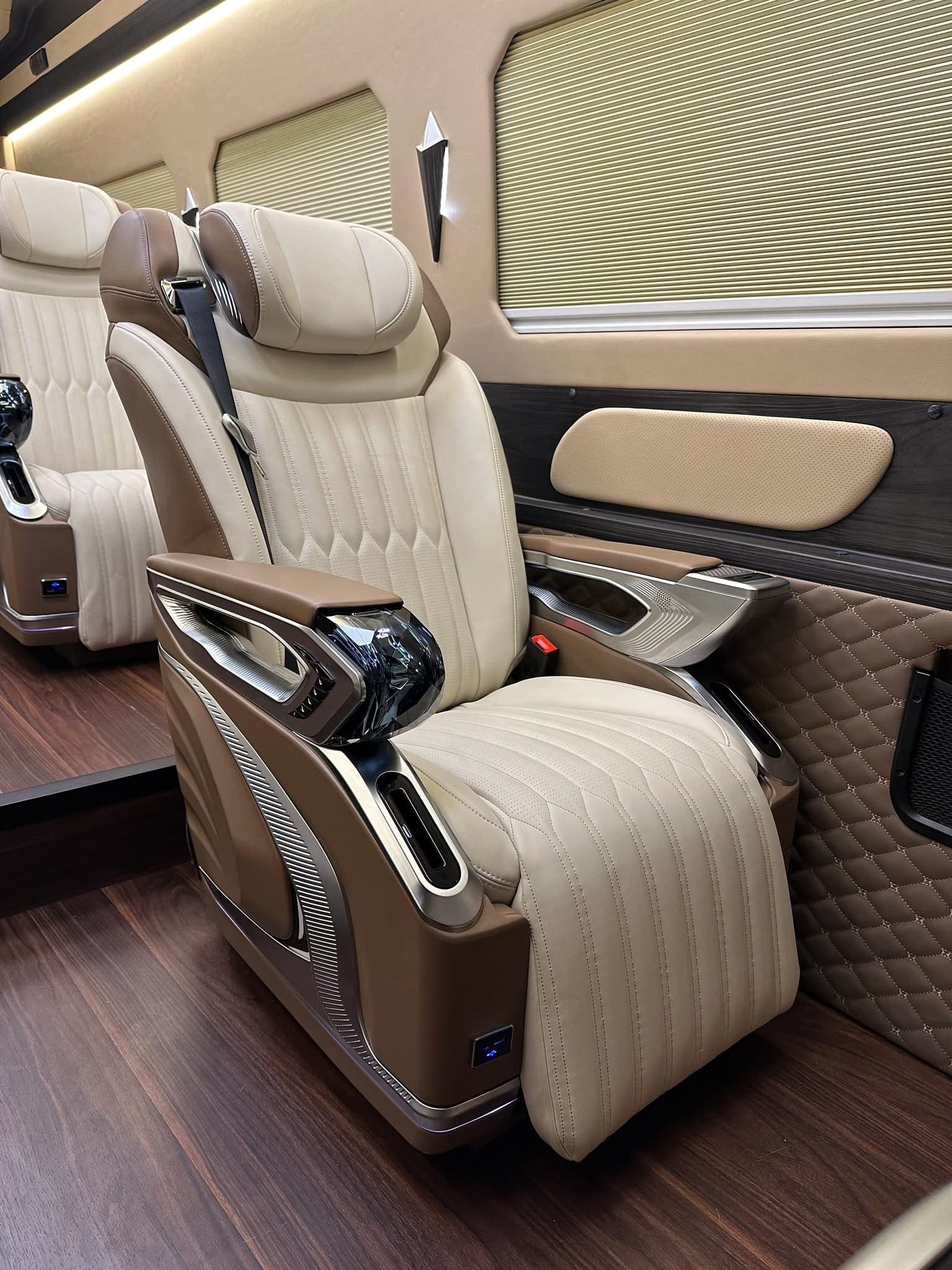 Private Car: Seamless Transfers Between Chan May Port and Hue - image 6