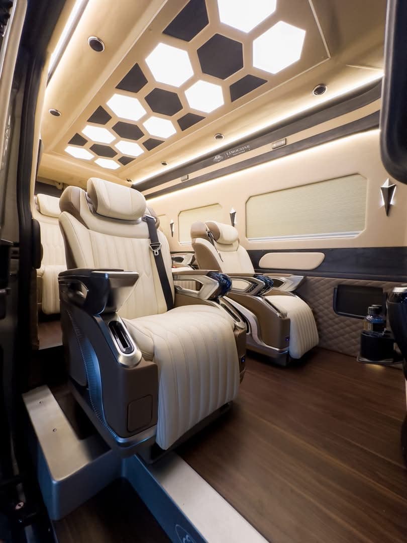 Private Car: Seamless Transfers Between Chan May Port and Hue - image 9