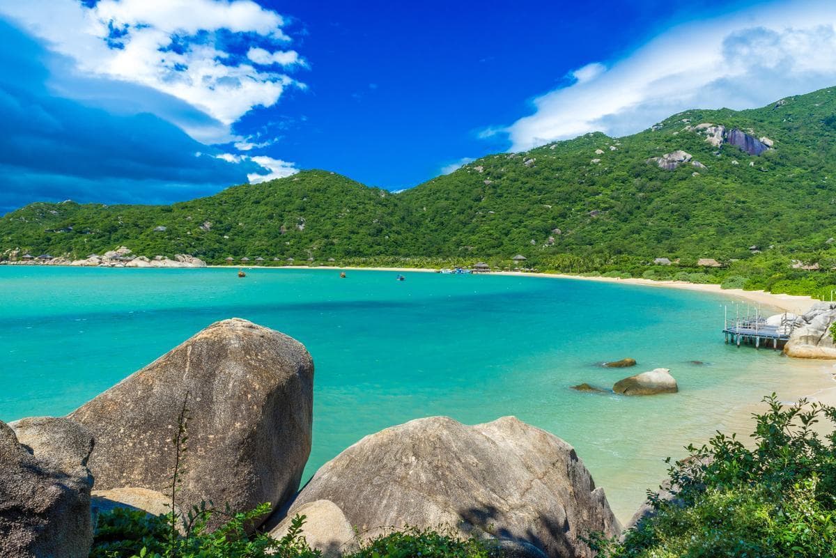 Ninh Van Bay & Nha Trang Island Discovery: A Journey Through Marine Splendor and Culinary Delights