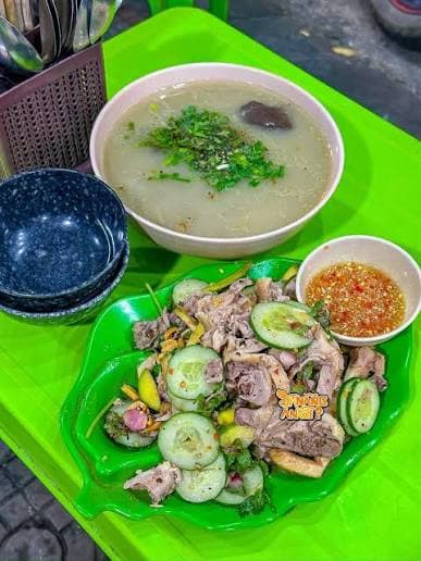 Authentic Duck Porridge and Salad at Co Chu Nho