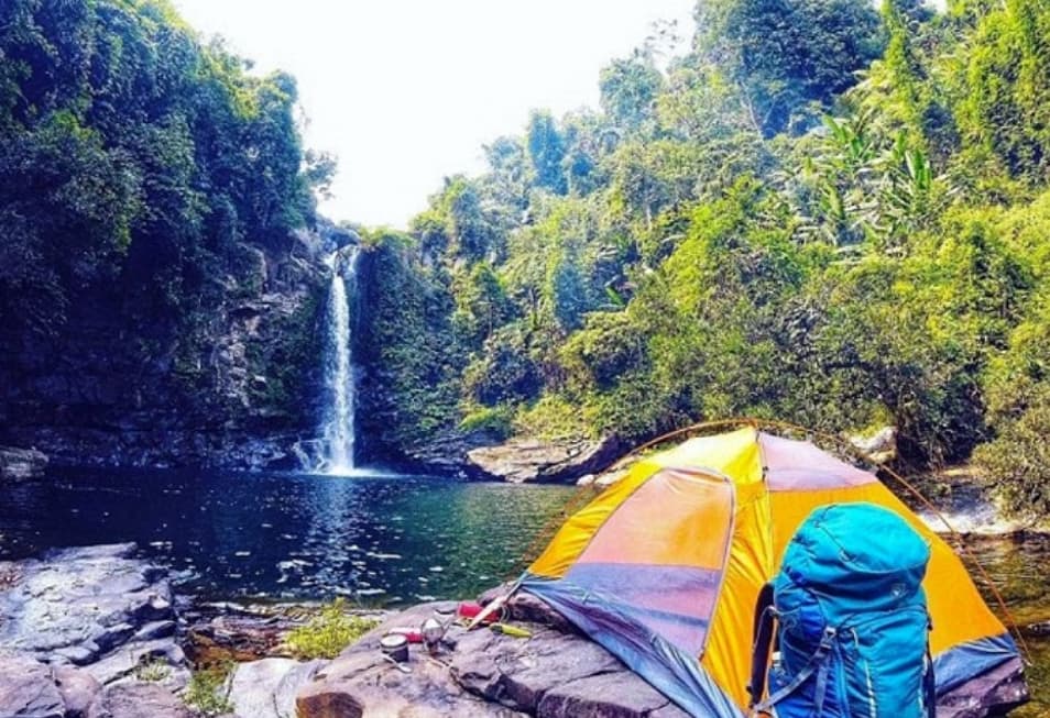 Gieng Troi Natural Rock Pool Oasis